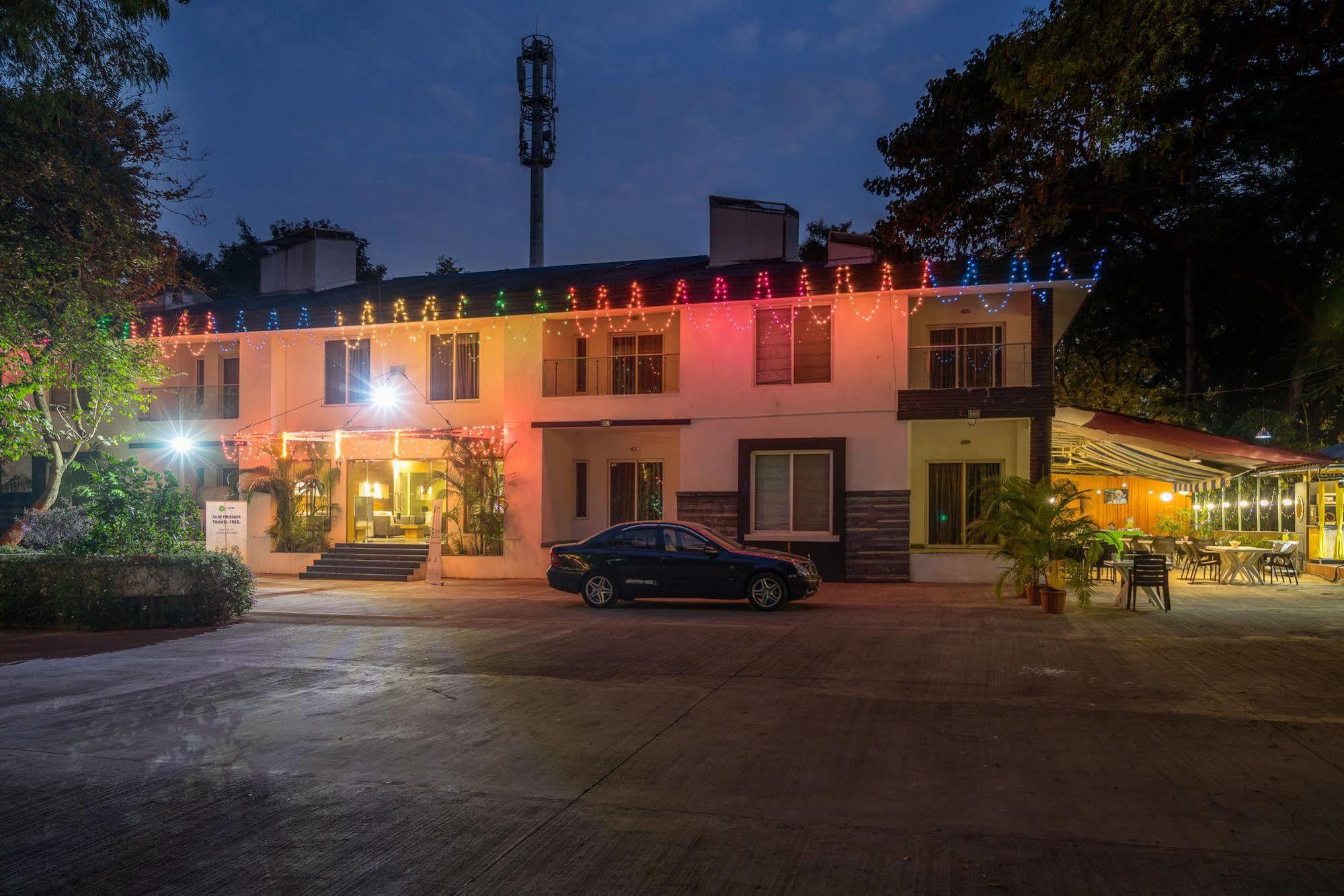 Mint Koregaon Park Next To Osho Ashram ปูเน่ ภายนอก รูปภาพ