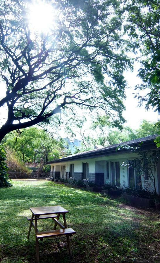 Mint Koregaon Park Next To Osho Ashram ปูเน่ ภายนอก รูปภาพ