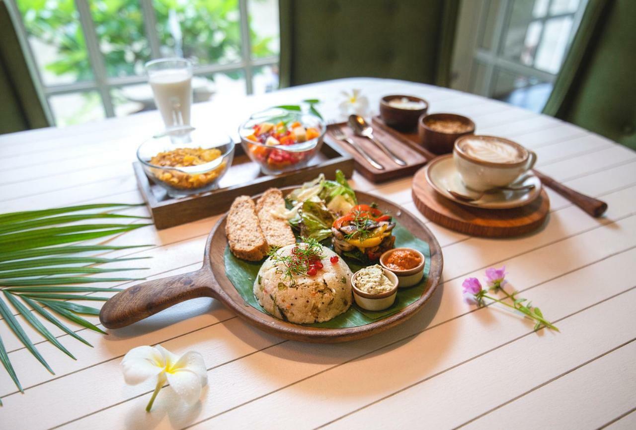 Mint Koregaon Park Next To Osho Ashram ปูเน่ ภายนอก รูปภาพ